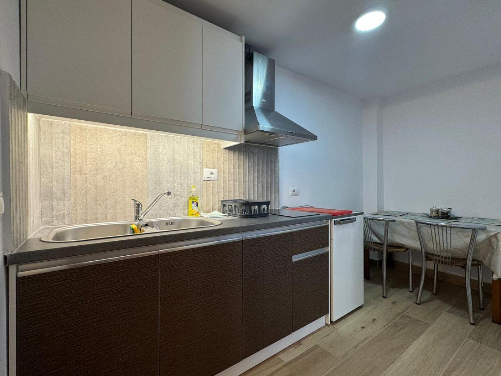 Sulozeqi Apartments Ксамил Экстерьер фото